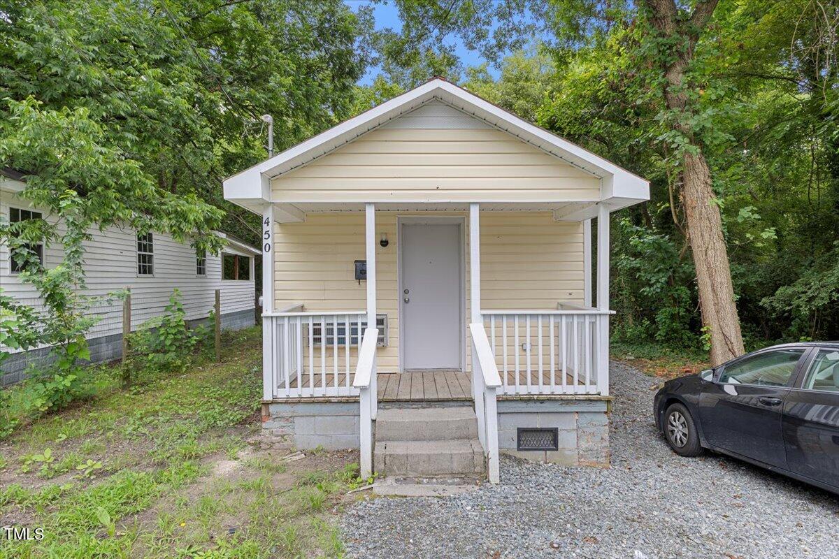 Winder St, Henderson, NC 27536