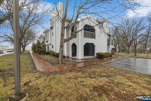 90 Ralph St, Belleville, NJ, 07109-5212 | Card Image