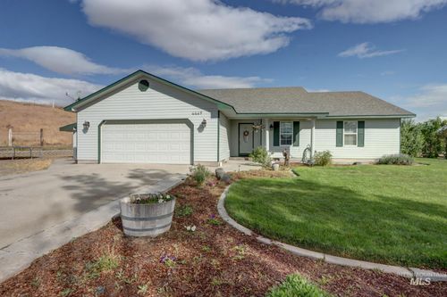 4449 Riata Cir, Ontario, OR, 97914-8511 | Card Image