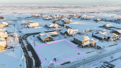 504 Wyat St, Williston, ND, 58801-4053 | Card Image