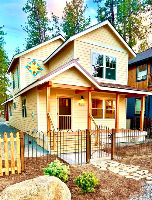 6700-347 W Jefferson Ave, Sisters, OR, 97759-1439 | Card Image