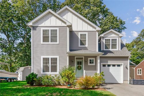 10 Twin Leaf Trl, Saunderstown, RI, 02874-2370 | Card Image