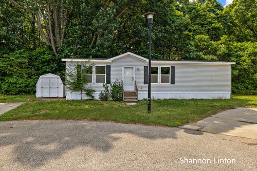 8783 Muirfield Dr, West Olive, MI, 49460-8528 | Card Image