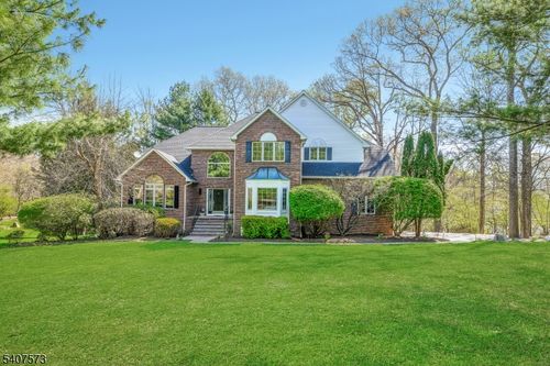 1 Bell Ct, Chester, NJ, 07930-2650 | Card Image