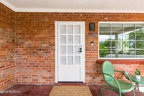 2542 E Seneca St, Tucson, AZ, 85716-3019 | Card Image