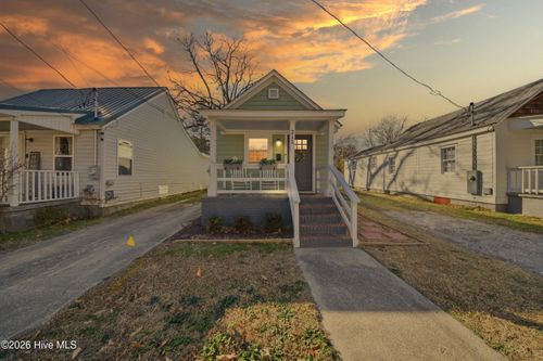 211 Dr Martin Luther King Jr Ave, Edenton, NC, 27932-1864 | Card Image