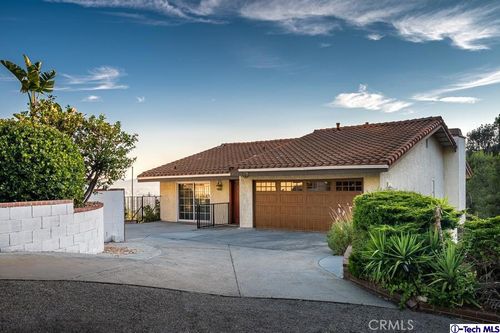 1218 E Tujunga Ave, Burbank, CA, 91501 | Card Image