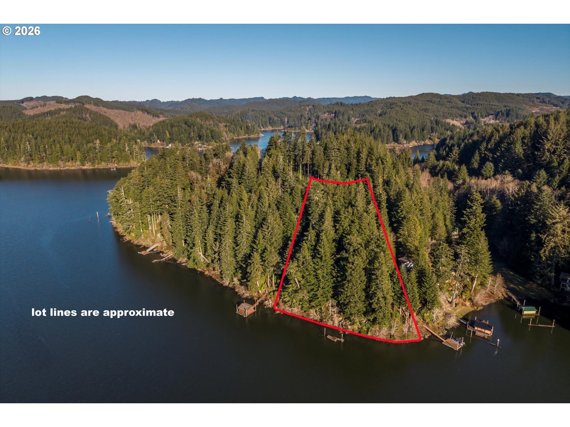 Land in Lakeside