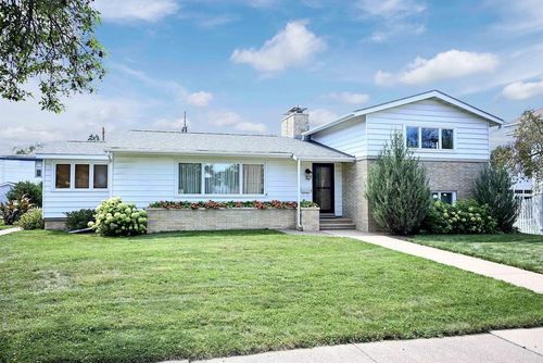 65 6th Street E, Winona, MN, 55987 | Card Image