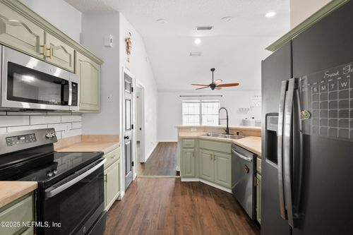 1104 N Thompson St, Starke, FL, 32091-2214 | Card Image