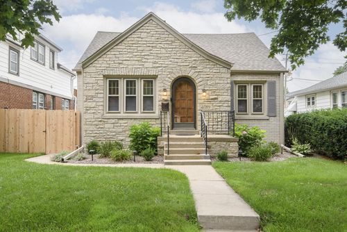 4019 S Kansas Avenue, Saint Francis, WI, 53235 | Card Image