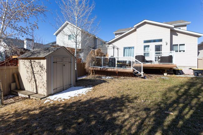 121 Sierra Morena Close Sw, Home with 4 bedrooms, 3 bathrooms and 4 parking in Calgary AB | Image 35