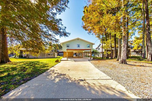 31734 Shelton Dr, Springfield, LA, 70462-8211 | Card Image