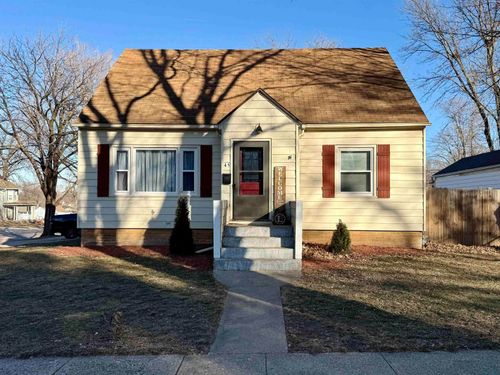 45 7th St Sw, Le Mars, IA, 51031-2320 | Card Image