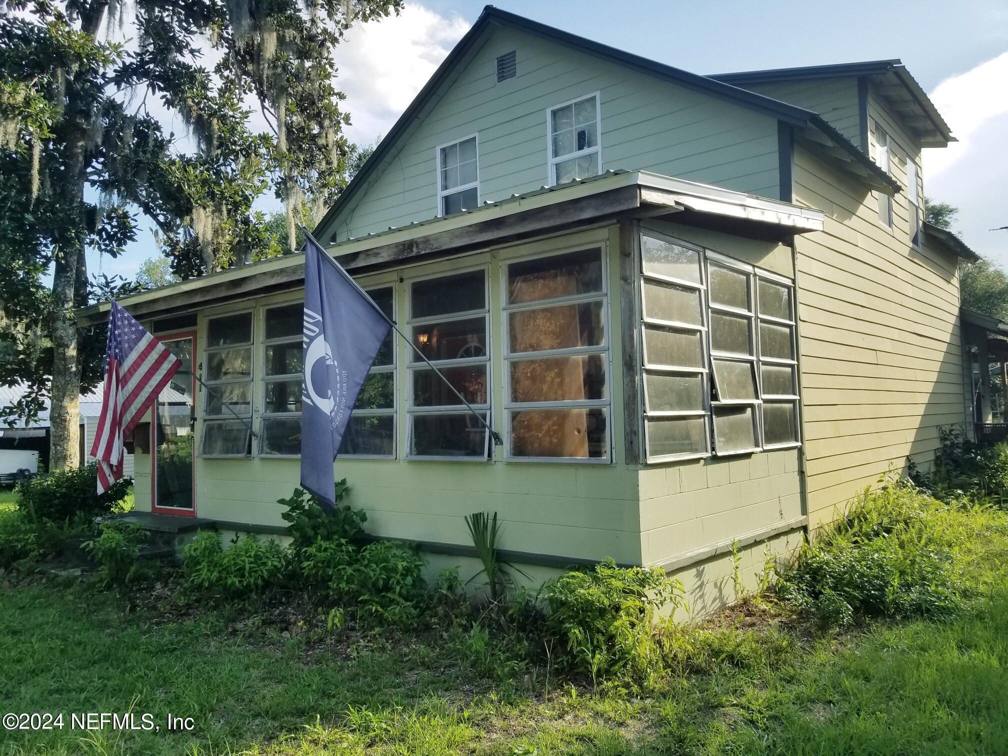 Oakwood St, Crescent City, FL 32112