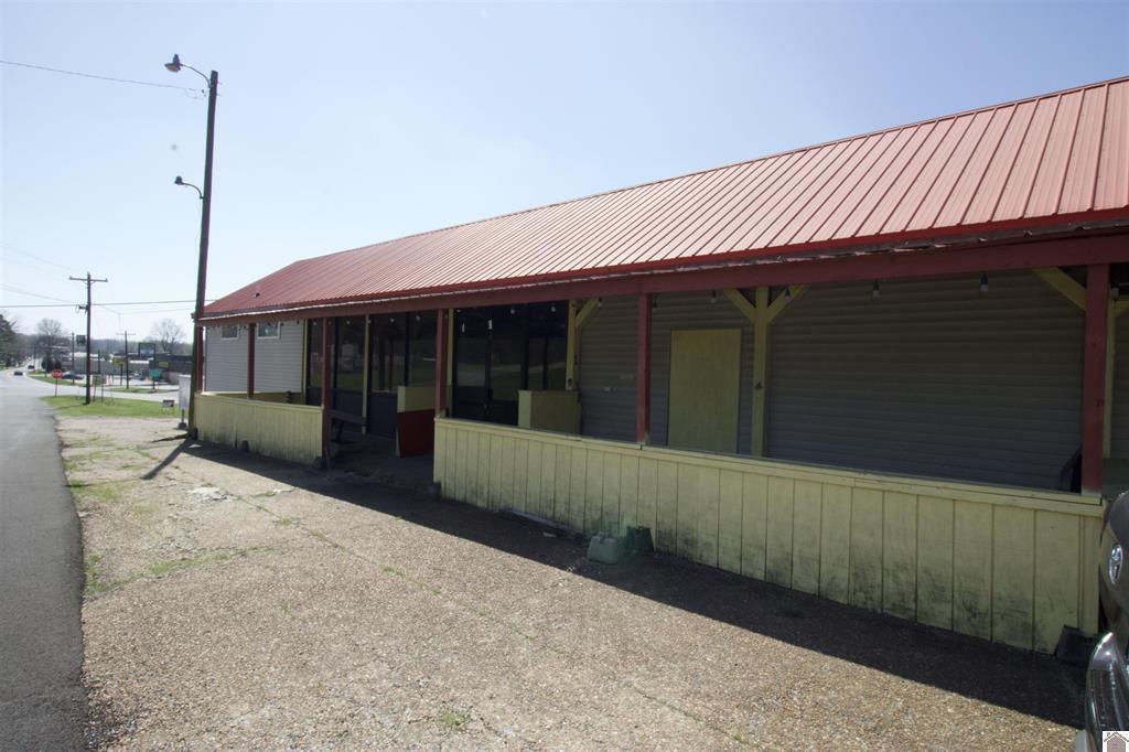 Commercial Sale in Bardwell 3