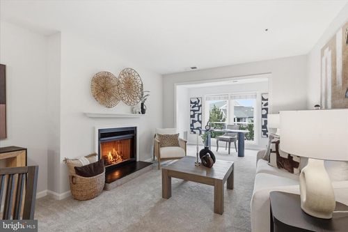 3-d3-3178 Summit Square Dr, OAKTON, VA, 22124-2879 | Card Image