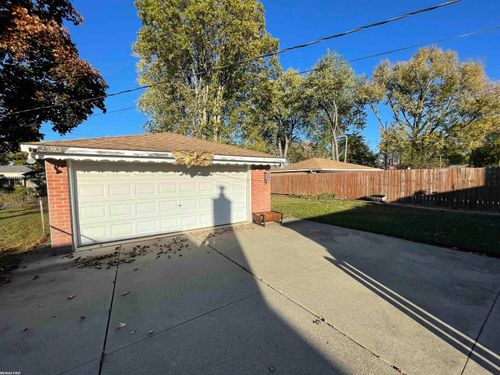 23113 Euclid St, Saint Clair Shores, MI, 48082-2048 | Card Image