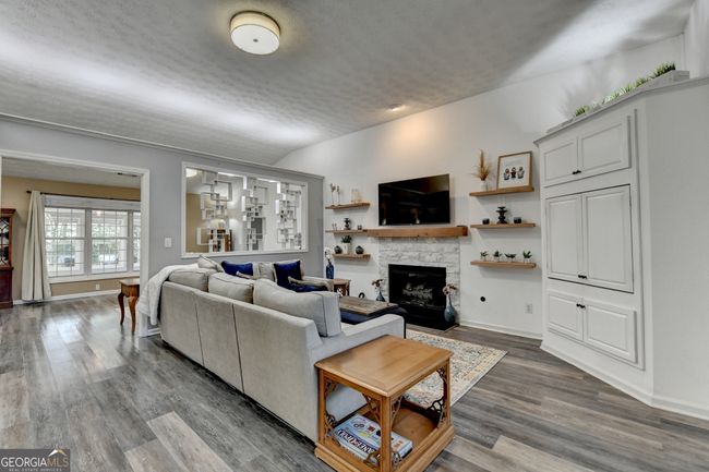 305 Morning Glen Dr, House other with 4 bedrooms, 2 bathrooms and 2 parking in Suwanee GA | Image 6