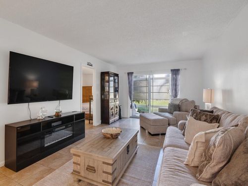 apt-b3-1166 6th Ave, Vero Beach, FL, 32960-5972 | Card Image