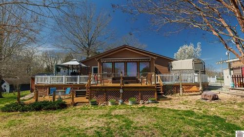 100 Cemetery Hill Ln, Benton, KY, 42025-6517 | Card Image