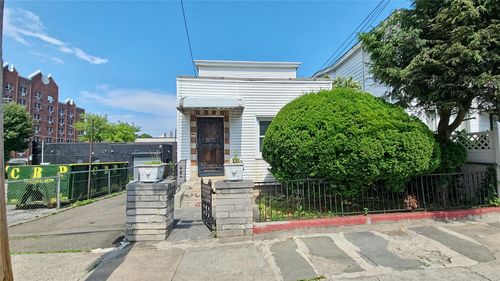 507 S 6th Ave, Mount Vernon, NY, 10550-4409 | Card Image