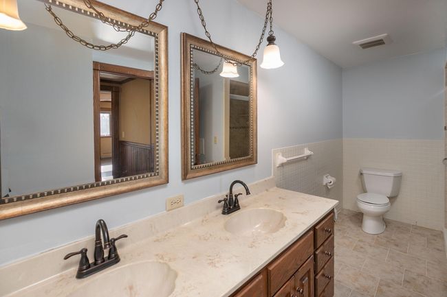 40-web-or-mls-40-Bathroom.jpg | Image 40