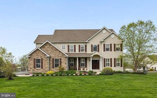 2531 Tracy Ln, Gilbertsville, PA, 19525-8301 | Card Image