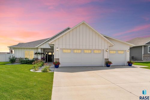 415 E Mary Moore Dr, Tea, SD, 57064-2662 | Card Image