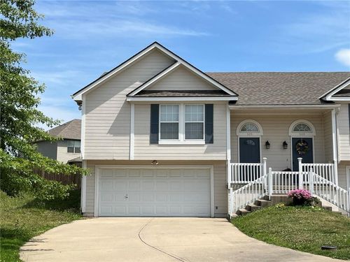 505 Regina Ct, Raymore, MO, 64083-8193 | Card Image