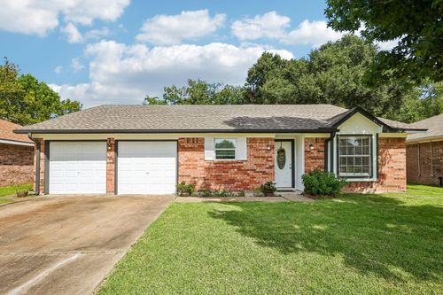 4202 Townes Forest Rd, Friendswood, TX, 77546-4253 | Card Image