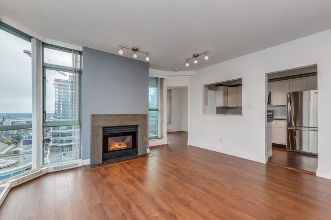 1002 - 140 E 14 Th Street, Condo with 1 bedrooms, 1 bathrooms and 1 parking in North Vancouver BC | Image 5