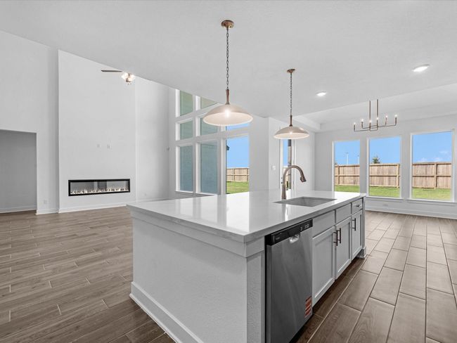 9118 Colonnade Way, House other with 5 bedrooms, 5 bathrooms and 3 parking in Manvel TX | Image 10