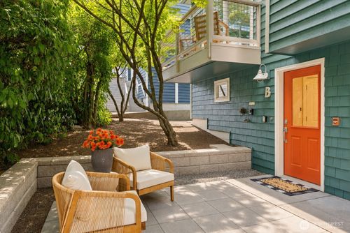 b-3648 Francis Ave N, Seattle, WA, 98103-9323 | Card Image