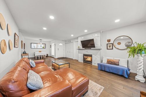 203-2733 Atlin Pl, Coquitlam, BC, V3C5B1 | Card Image