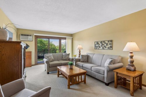 140-2700 Oxford St N, Roseville, MN, 55113-2062 | Card Image