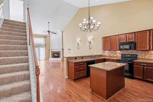 609 Telya Rdg, Milford, MI, 48381-1805 | Card Image