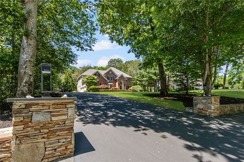 19 Cassandra Ln, North Kingstown, RI, 02852-3409 | Card Image