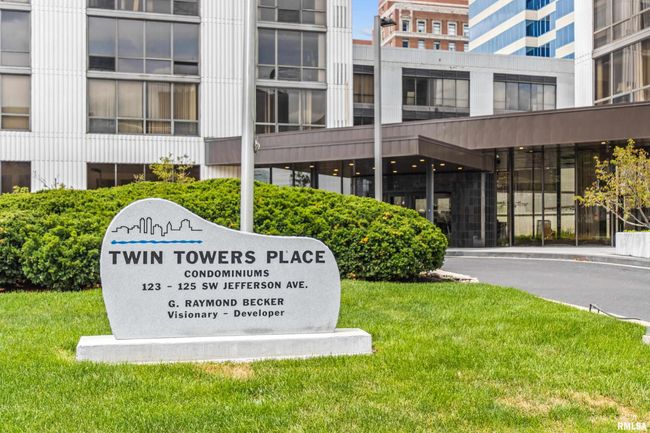 W5W - 125 Sw Jefferson Ave, Condo with 2 bedrooms, 2 bathrooms and null parking in Peoria IL | Image 4