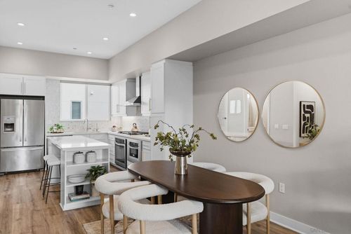 2055 5th Ave, San Diego, CA, 92101 | Card Image