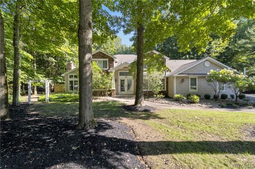 88 Middlebury Rd, Orchard Park, NY, 14127-3581 | Card Image