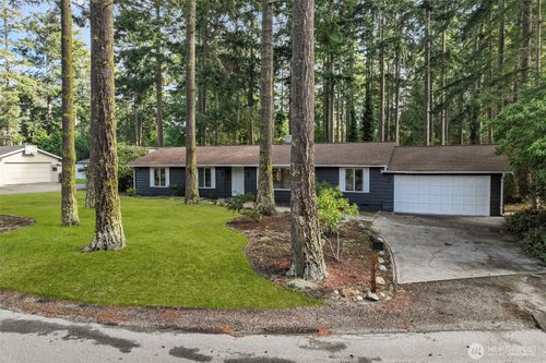 1916 Fir Woods Pl, Oak Harbor, WA, 98277-8527 | Card Image