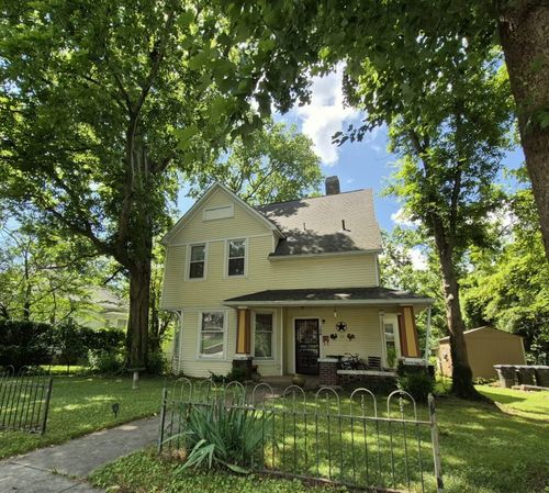 104 2nd Ave, Columbia, TN, 38401-2906 | Card Image