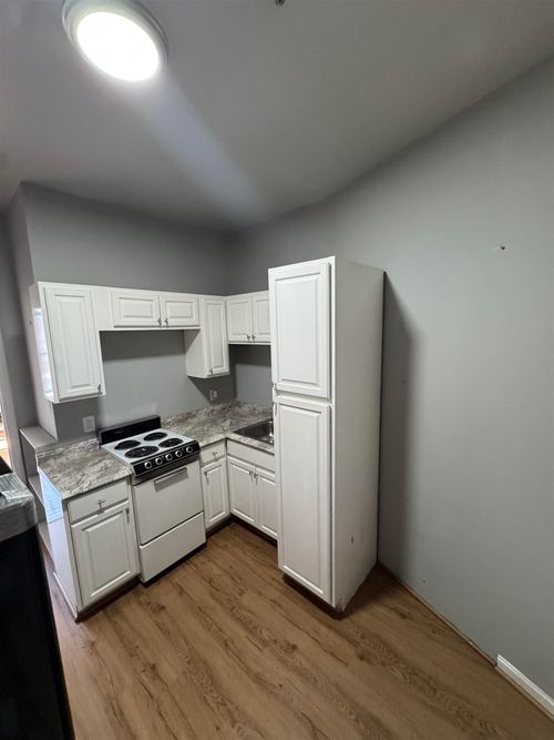 204-1-3 Central Square, Keene, NH, 03431 | Card Image