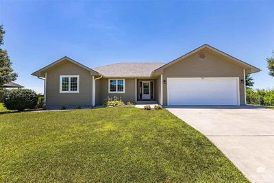 105 E Park Avenue, House other with 5 bedrooms, 3 bathrooms and null parking in St. Marys KS | Image 2