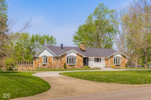 3532 Shoshonee Dr, Columbus, IN, 47203-2520 | Card Image