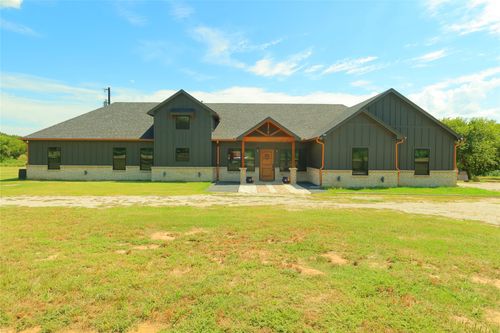 217 Polk Rd, Bowie, TX, 76230-7632 | Card Image