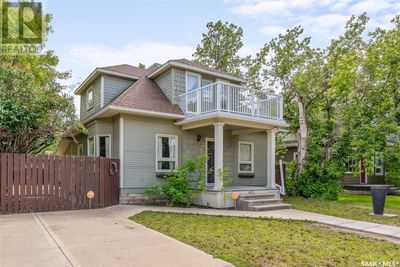 421 Stadacona St W, House other with 2 bedrooms, 2 bathrooms and null parking in Moose Jaw SK | Image 1