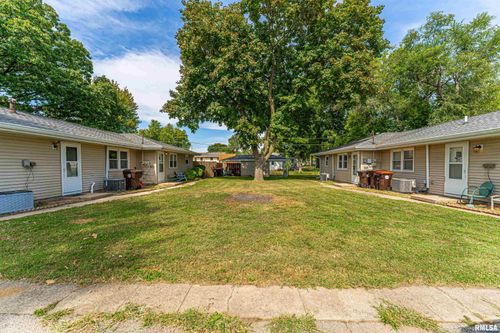 620 Short 11th St, Lincoln, IL, 62656-1941 | Card Image