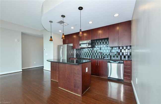 STE-310 - 201 N Elm St, House other with 1 bedrooms, 1 bathrooms and null parking in Greensboro NC | Image 18